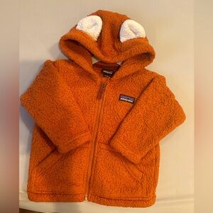 Patagonia Baby Furry Friends Hoody fleece.